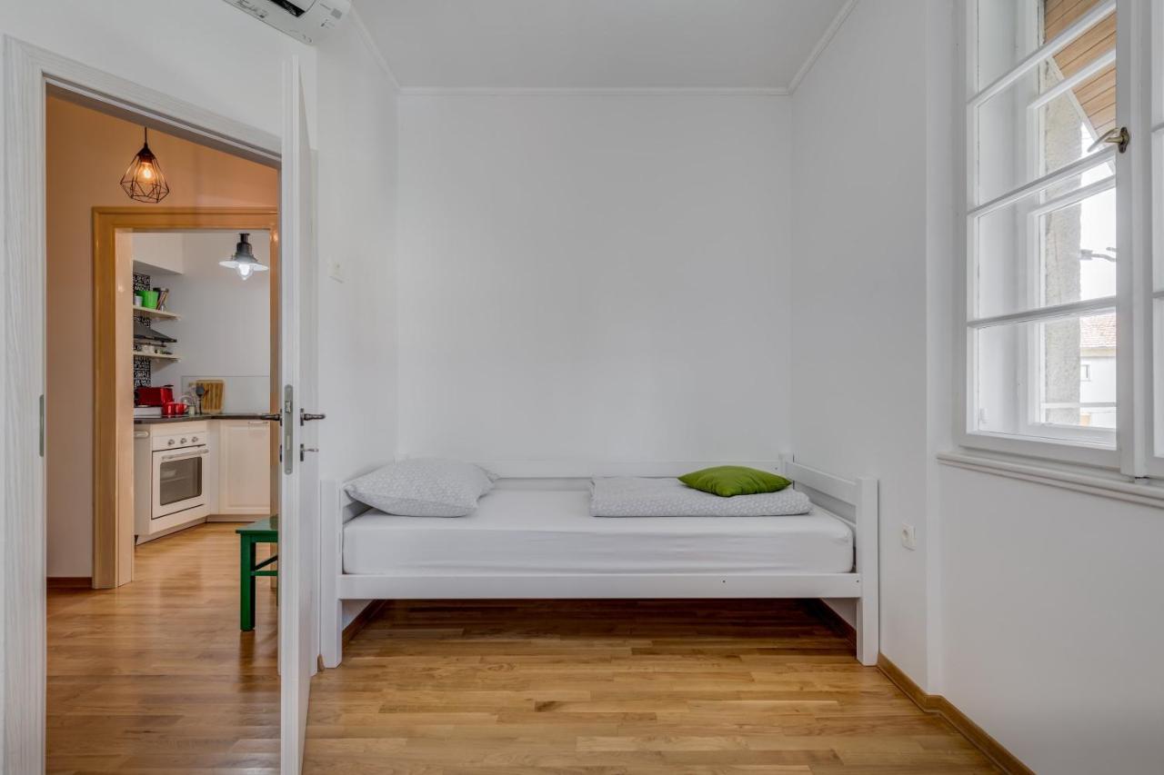 Apartment Dinka With Terrace Split Exterior photo