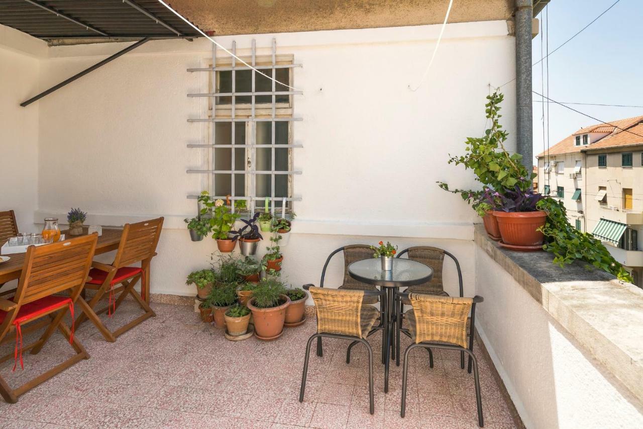 Apartment Dinka With Terrace Split Exterior photo